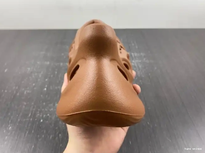 hype RNR Clay Red Foam Yeezy HP5335 Adidas 0602